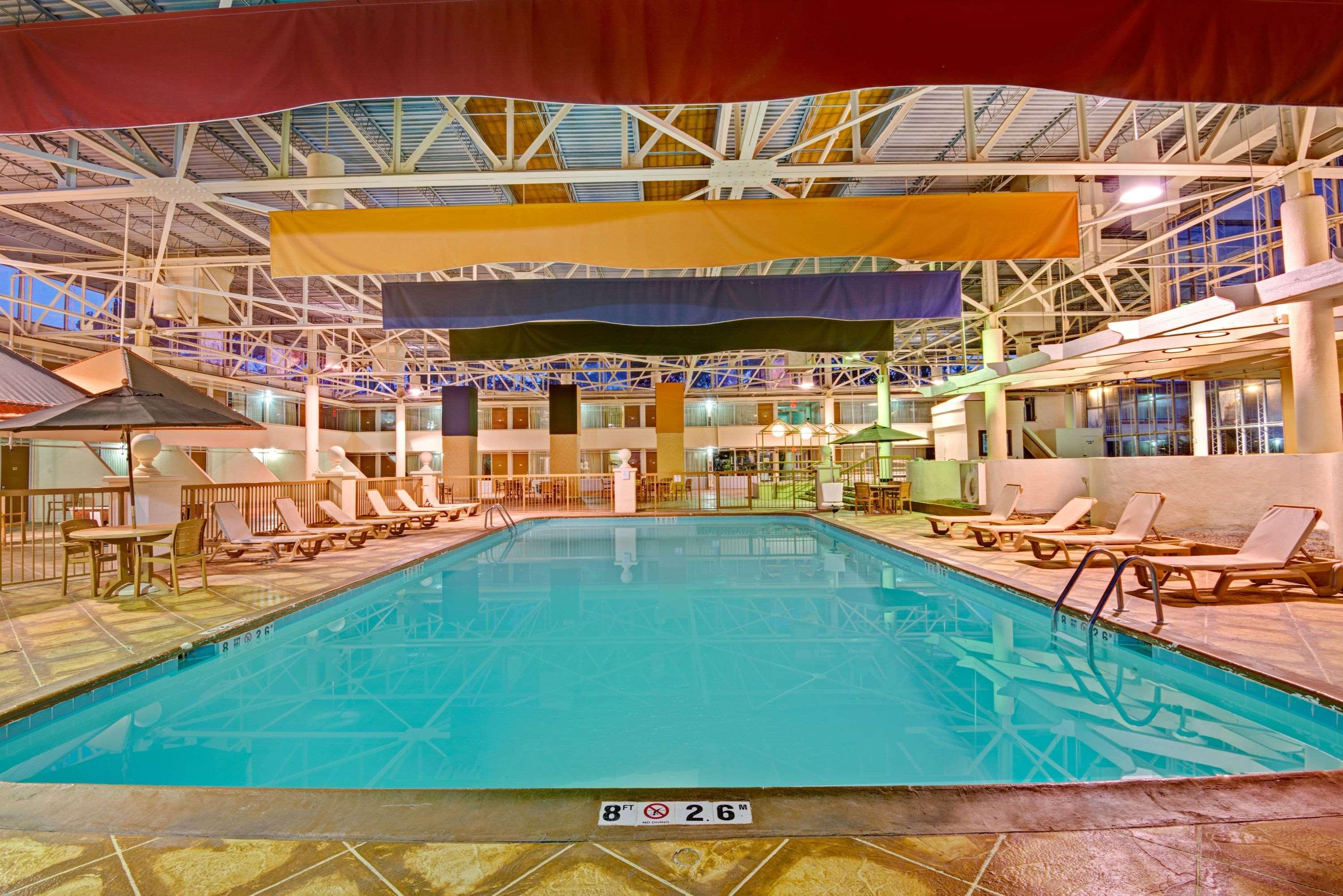 Days Inn By Wyndham Montgomery Near Aum Ngoại thất bức ảnh