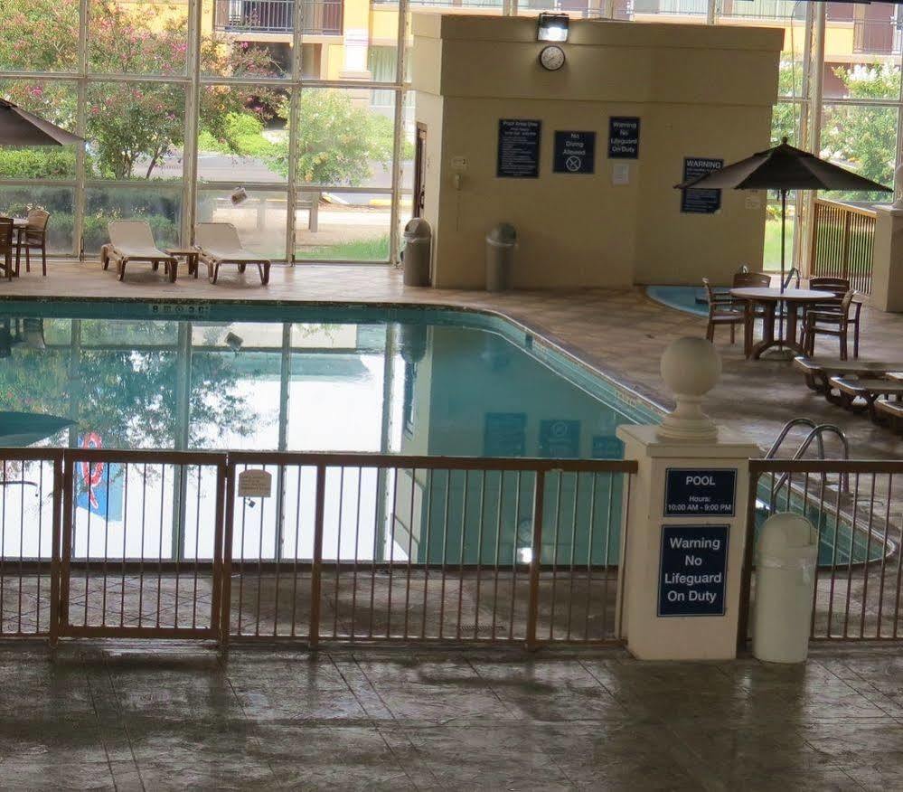 Days Inn By Wyndham Montgomery Near Aum Ngoại thất bức ảnh